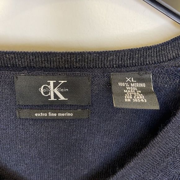 Calvin Klein V-Neck Extra Fine Merino Wool XL - Picture 3 of 5